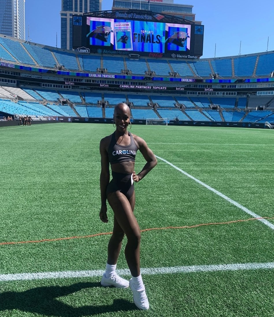 Justine Lindsay Panthers Topcats NFL cheerleader