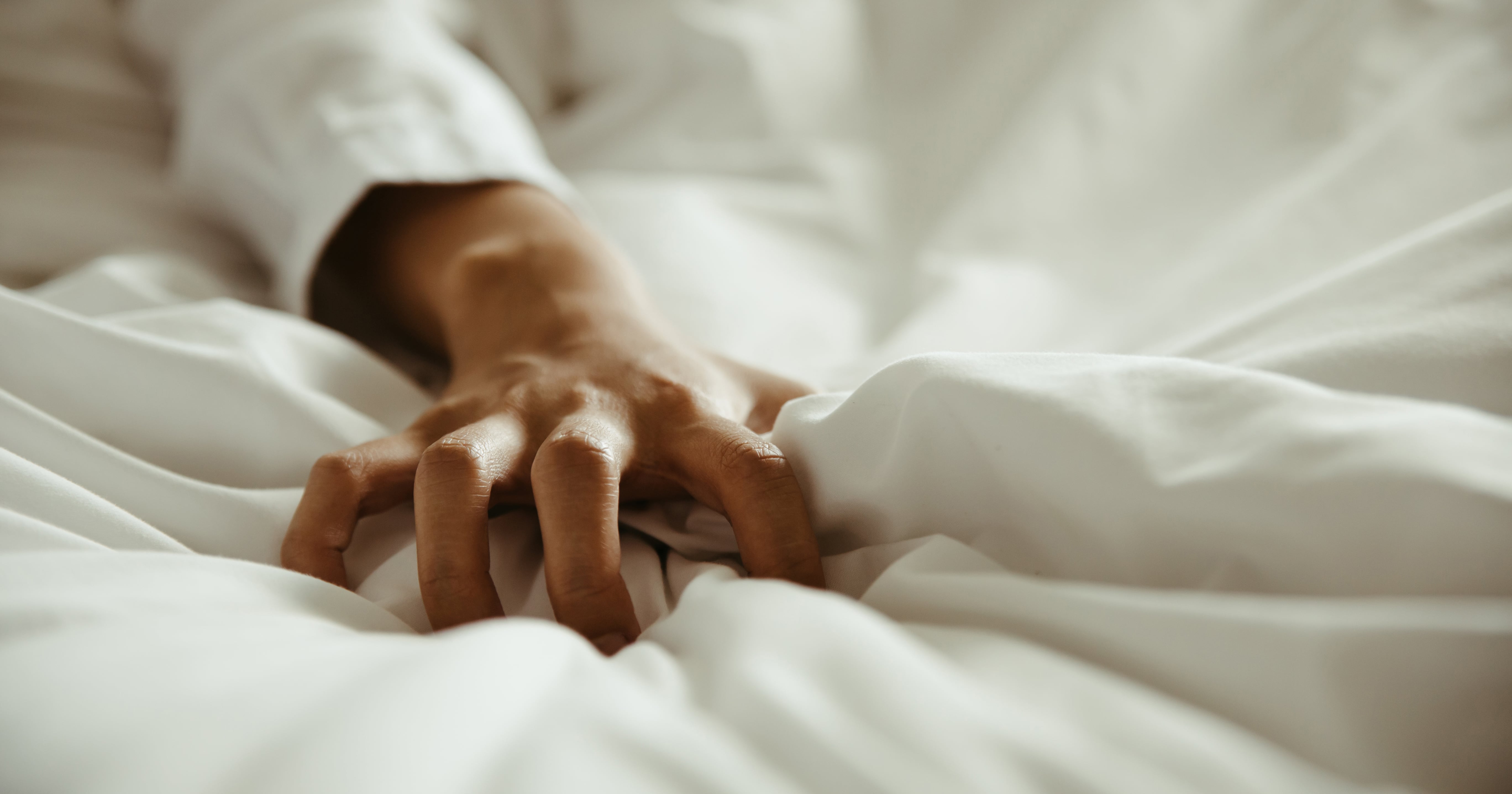 How to Have a Hands-Free Orgasm, According to Experts | PS Sex