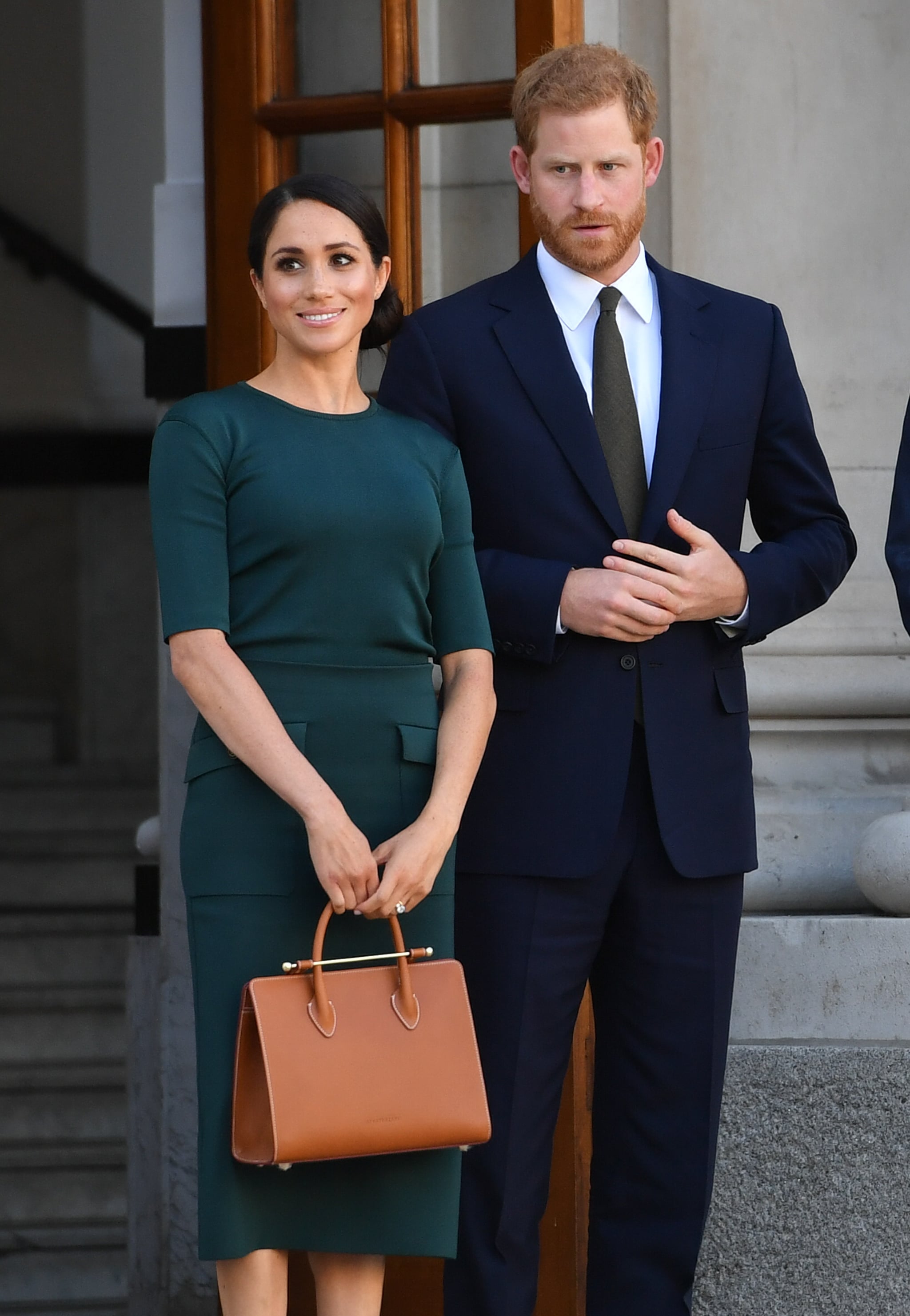 Meghan Markle strathberry bag in 2023  Meghan markle, All black outfit,  Black suede pumps