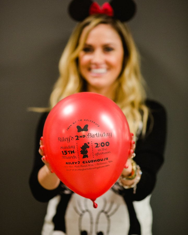 Jenny turned to Harper Gray to create the adorable Minnie Mouse balloon invites.