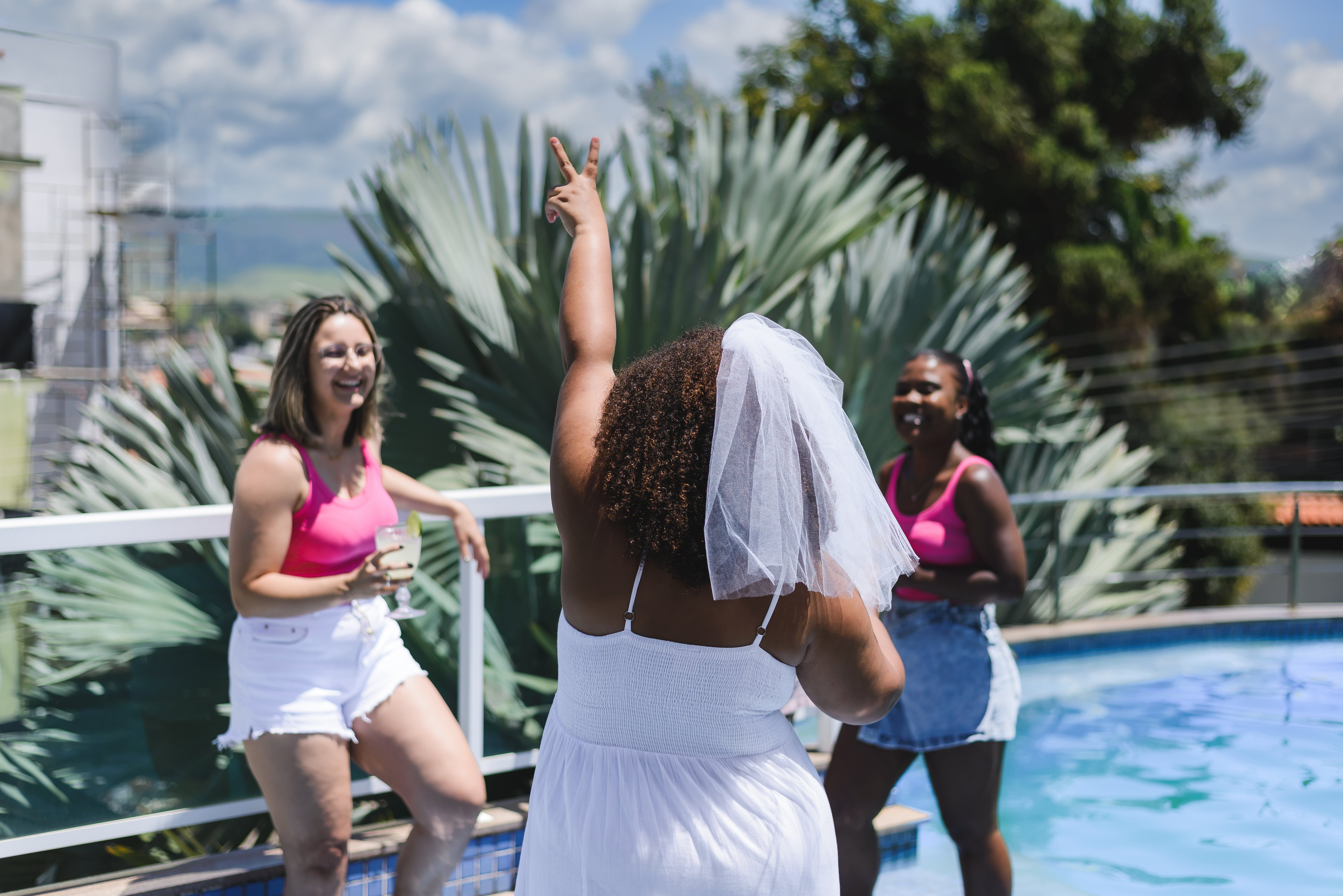 Bachelorette Party Gift Guide - Fun Ideas, Tip for Bride & Bridesmaids