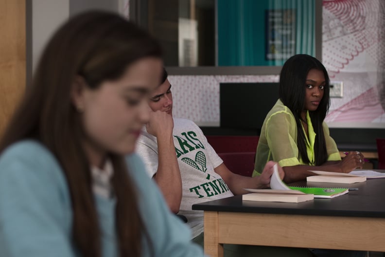 First Kill. (L to R) Sarah Catherine Hook as Juliette, Imani Lewis as Calliope in episode 101 of First Kill. Cr. Courtesy of Netflix © 2022