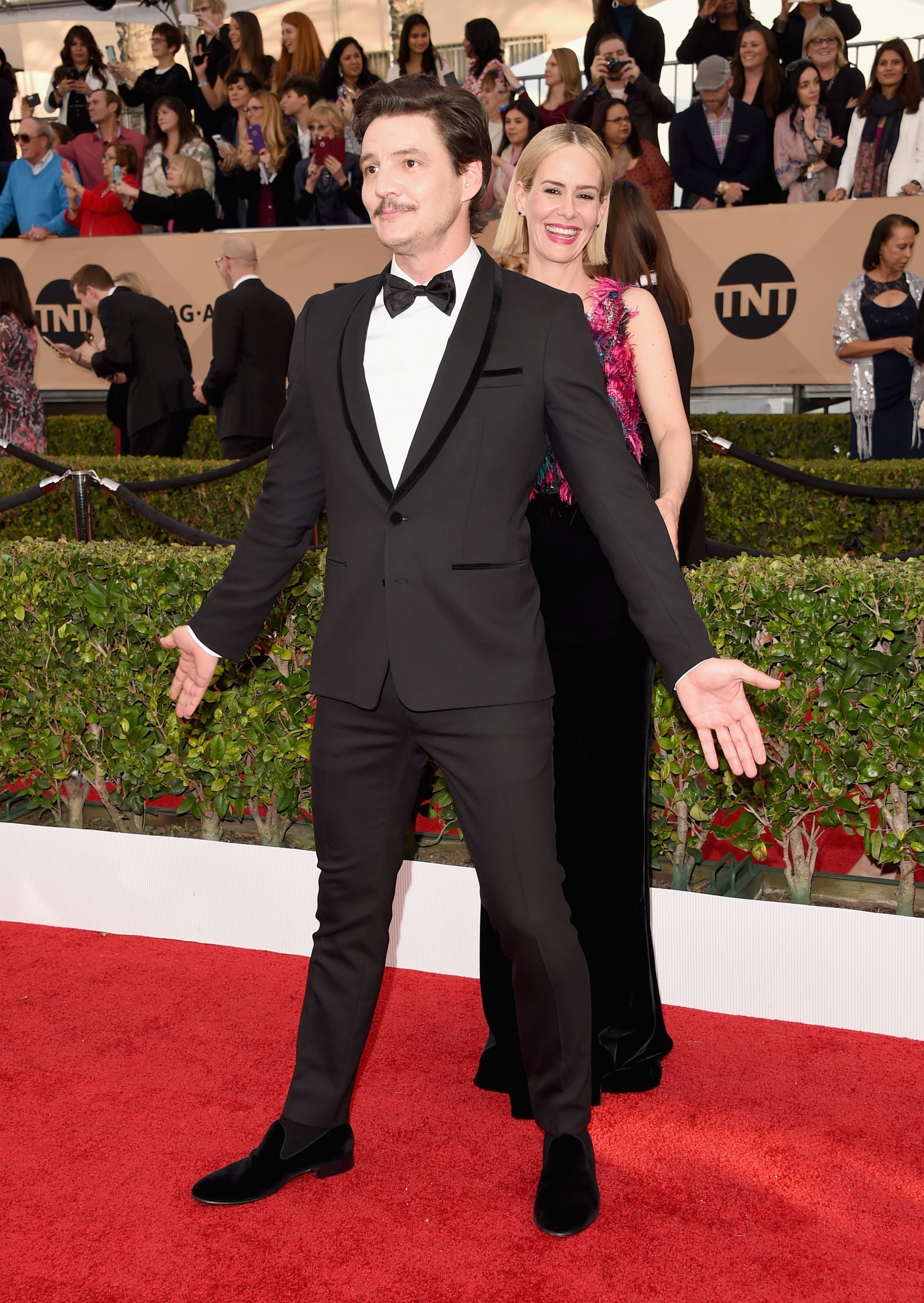 Pedro Pascal From Game Of Thrones Had A Little Fun With Sarah Paulson These Tv Stars From Different Shows Mingling Is Confusing For Your Brain Popsugar Entertainment Photo 4