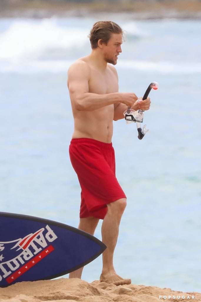 Shirtless-Charlie-Hunnam-Hawaii-Pictures