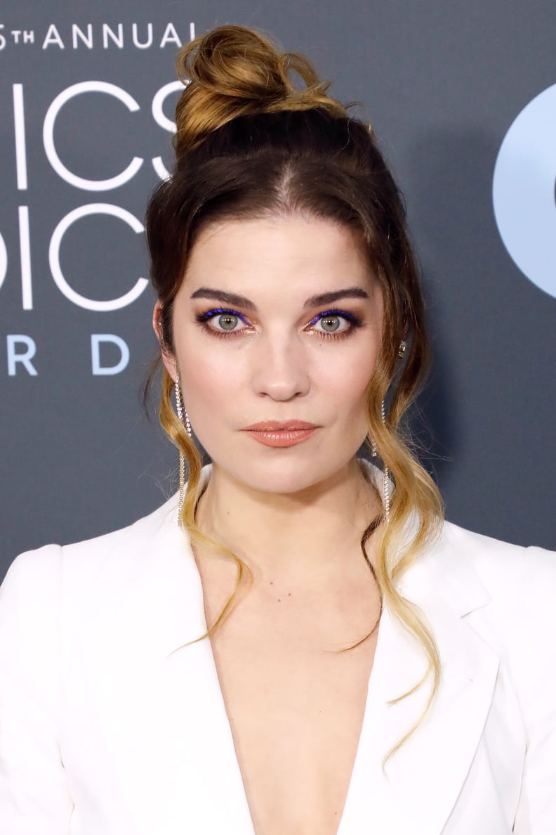 Annie Murphy's Blue Eyeliner at the 2020 Critics' Choice Awards