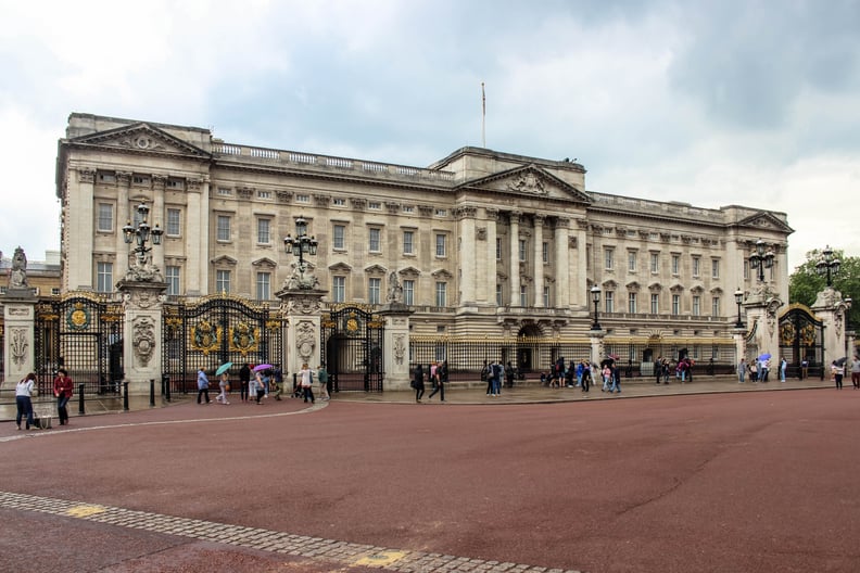 Tour Buckingham Palace.