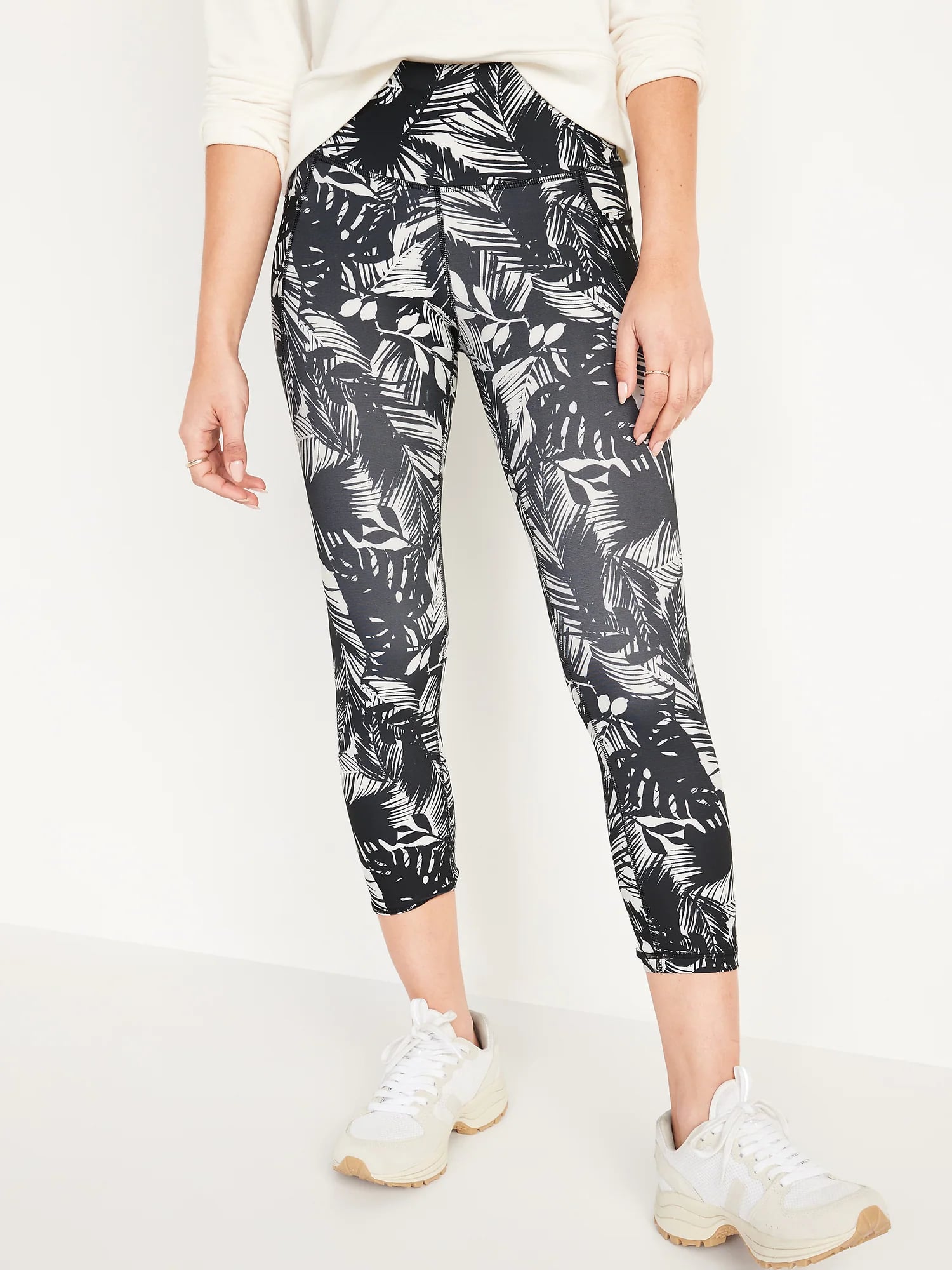 Old navy leggings top $5