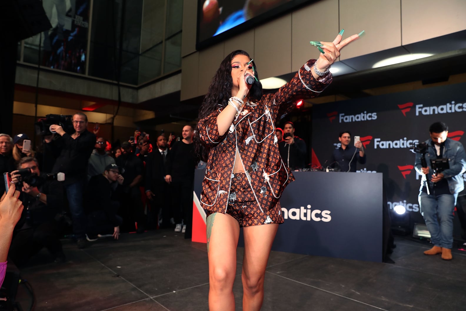 Captivating Cardi B Reportedly 'clashing' With Fellow Patriots Wags Ahead Of Super Bowl Lx Moment for Desktop