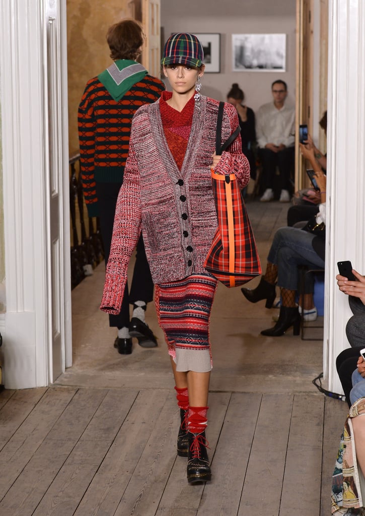 In London, She Wore Cozy Knits on the Burberry Runway