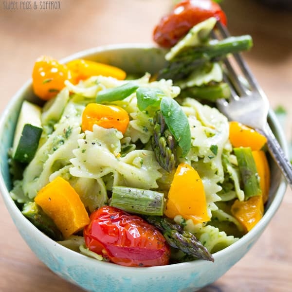 Avocado Pesto Pasta With Roasted Vegetables