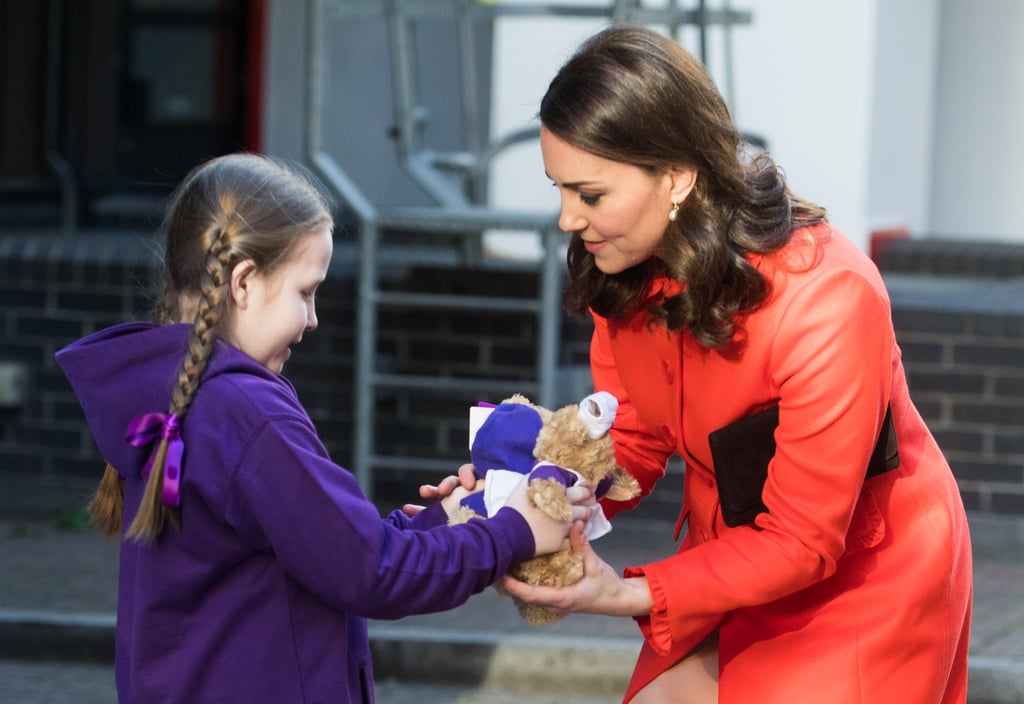 Ava Watt, a 9-year-old girl with cystic fibrosis, presented Kate with a gift as she visited Great Ormond Street Hospital in January 2018.