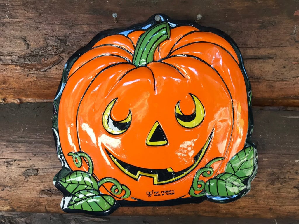 Vintage Halloween Jack-o-Lantern Pumpkin Wall Hanger