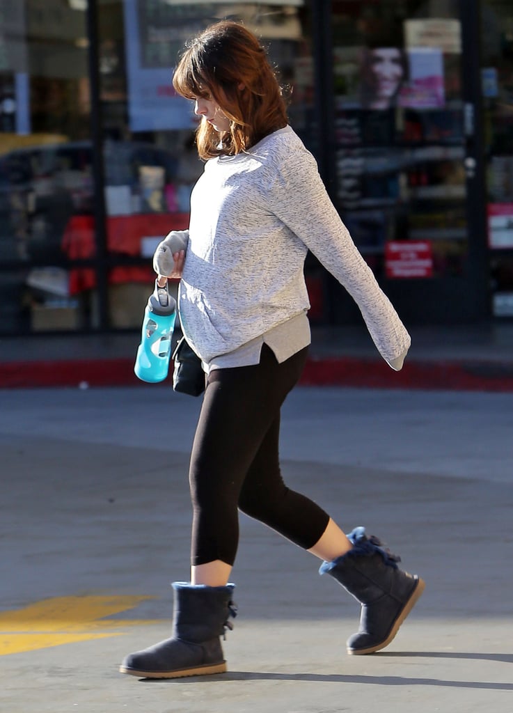 Zooey Deschanel Pregnant Pictures