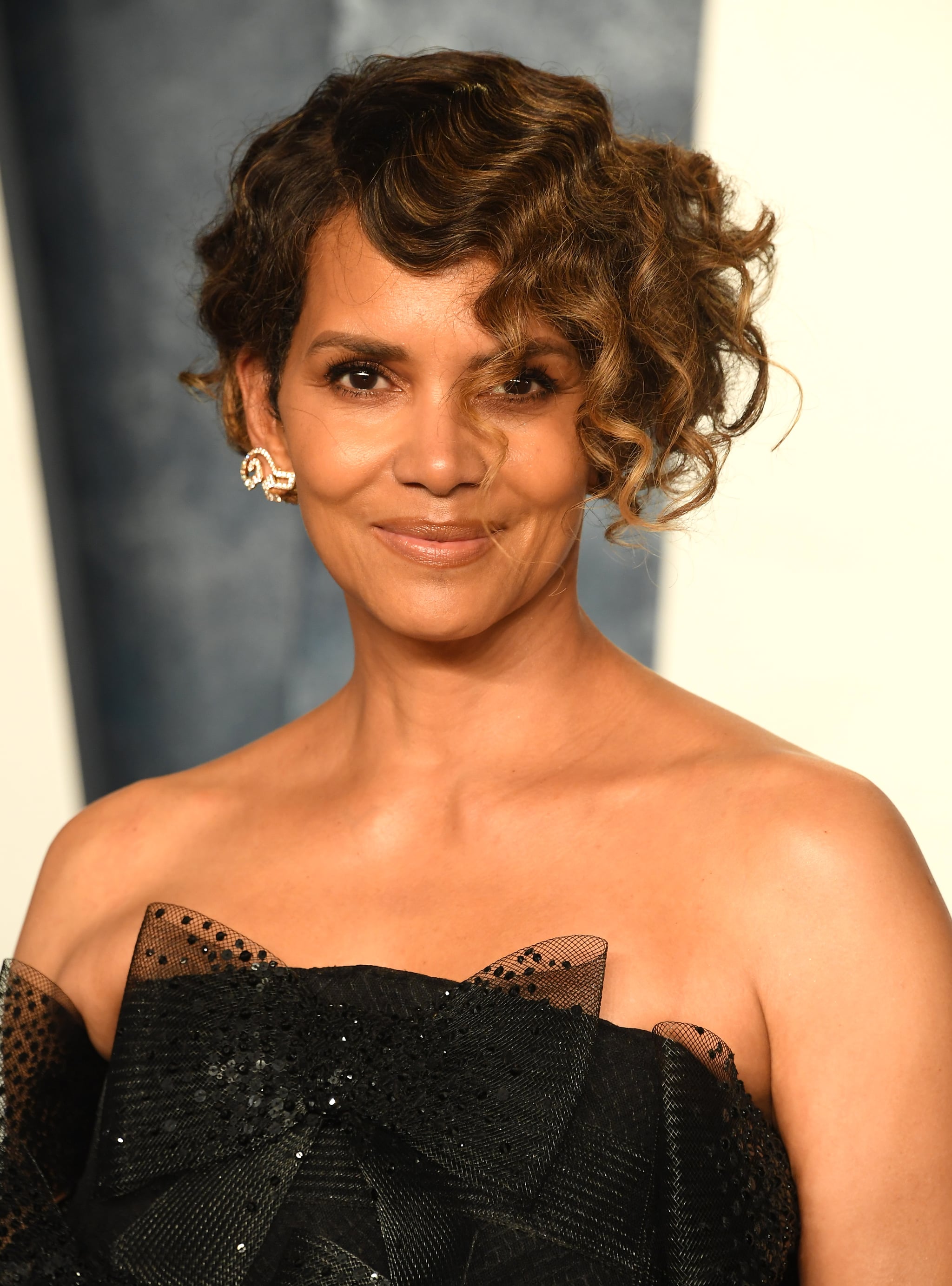 BEVERLY HILLS, CALIFORNIA - MARCH 12: 2023 Halle Berry arrives at the Vanity Fair Oscar Party Hosted By Radhika Jones at Wallis Annenberg Centre for the Performing Arts on March 12, 2023 in Beverly Hills, California. (Photo by Steve Granitz/FilmMagic)