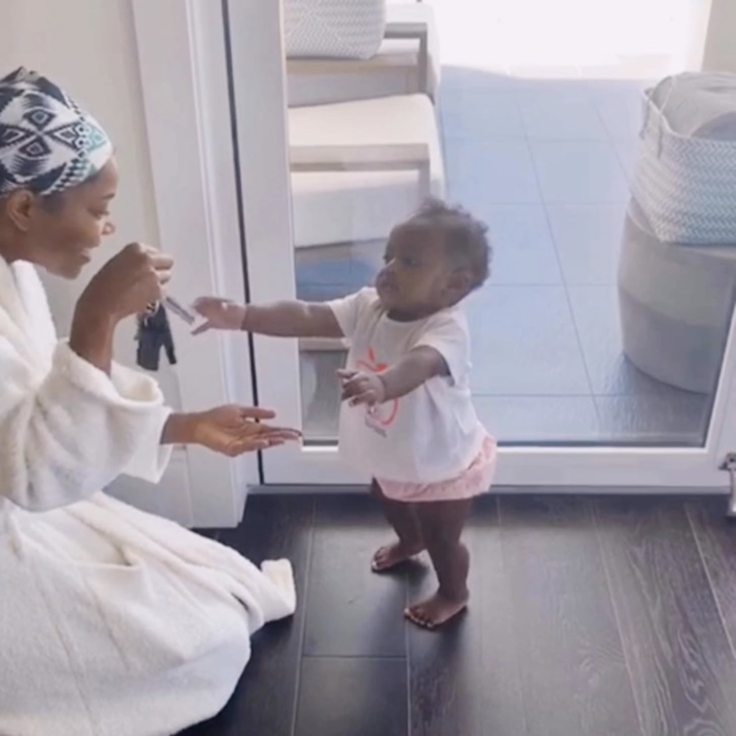 Gabrielle Union S Daughter Kaavia Takes Her First Steps Popsugar Family