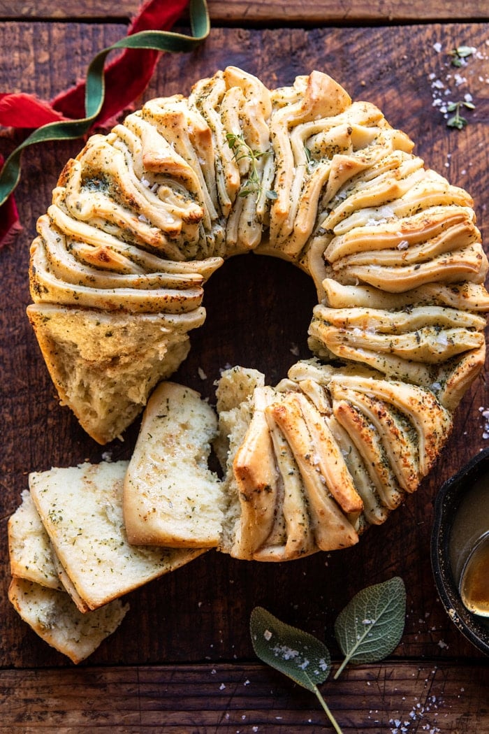 Unique Thanksgiving Side Dish: Pull-Apart Garlic Butter Bread Wreath