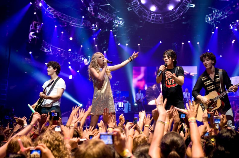 Taylor Swift and the Jonas Brothers Performing Together in 2008