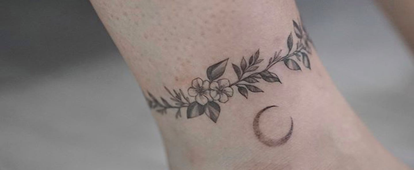 Charming Ankle Bracelet Tattoo by @rockinktattoolounge #ankletattoo  #anklebracelet #bracelettattoo #charming #tattoos #tattoo… | Instagram