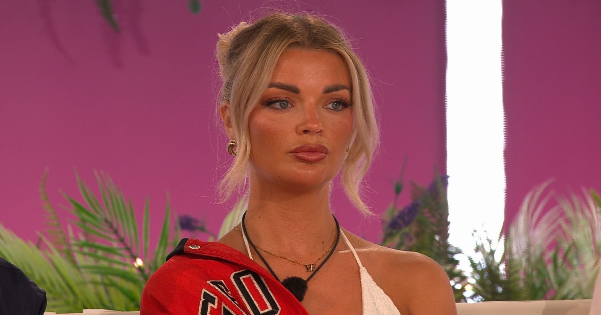 Helena From “Love Island”’s Face Is Not Our Business