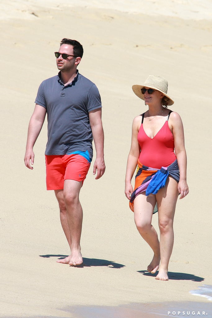 Amy Poehler and Nick Kroll's Beach Vacation | Pictures