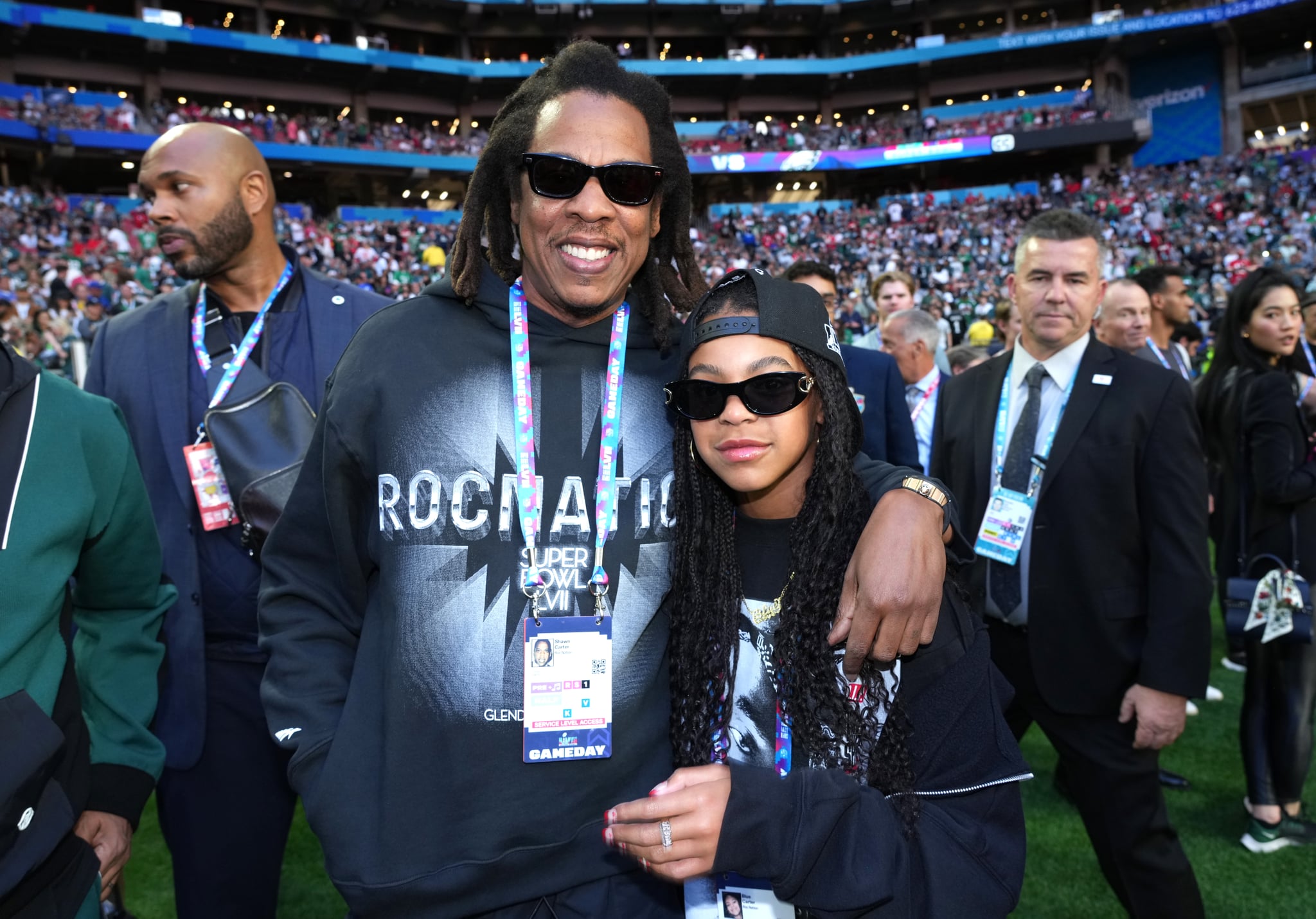 GLENDALE, ARIZONA - FEBRUARY 12:  (L-R) Jay-Z and Blue Ivy Carter attend Super Bowl LVII at State Farm Stadium on February 12, 2023 in Glendale, Arizona. (Photo by Kevin Mazur/Getty Images for Roc Nation)