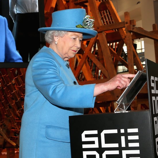 Queen Elizabeth II's First Tweet | Photos