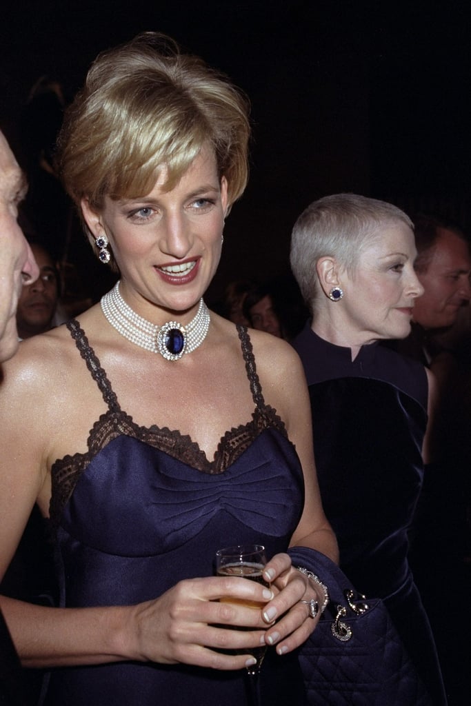 戴安娜王妃在1996年遇到的时装学院庆典的