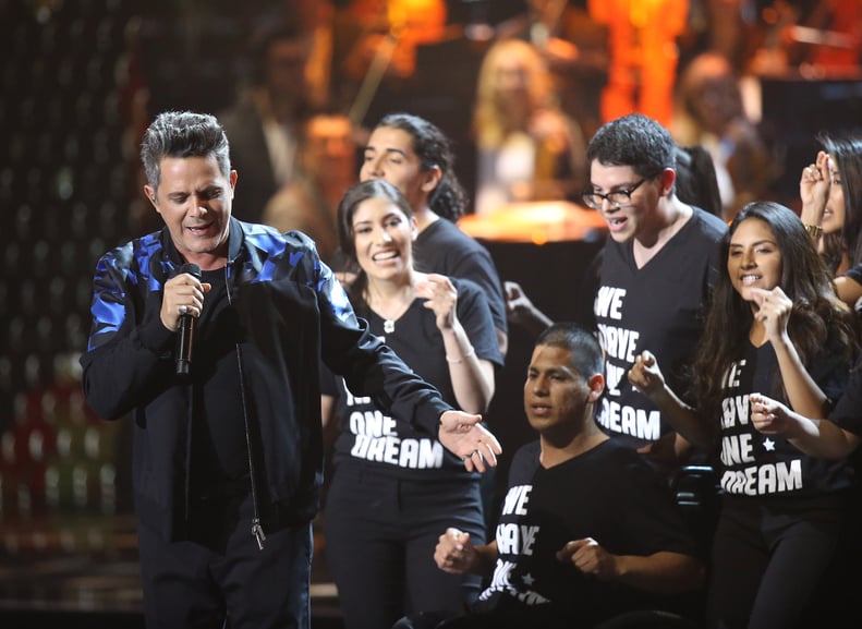 Alejandro Sanz Dedicated His Performance to DREAMers