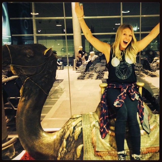 Hilary Duff was makeup free while at an Abu Dhabi airport. 
Source: Instagram user hilaryduff
