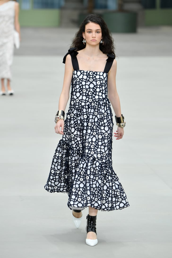 Pretty Monochrome Dresses Stood Out During the Show | Chanel Cruise ...