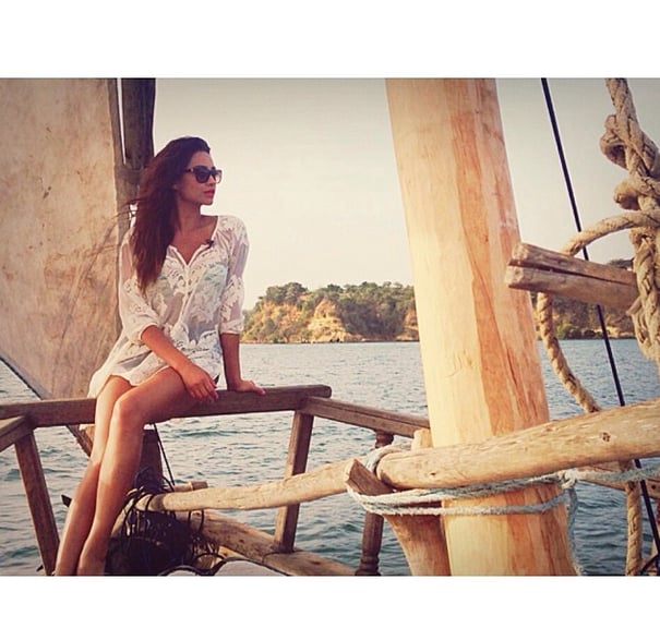 Shay Mitchell didn't hide her chic boating style when she sailed into the sunset on vacation in Kilifi, Kenya.
Source: Instagram user shaym