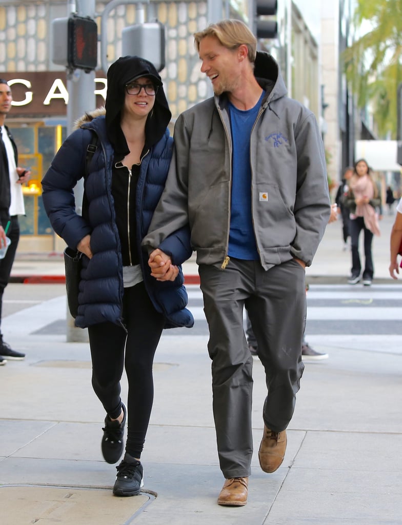 Kaley Cuoco and Boyfriend Karl Cook Out in LA December 2016