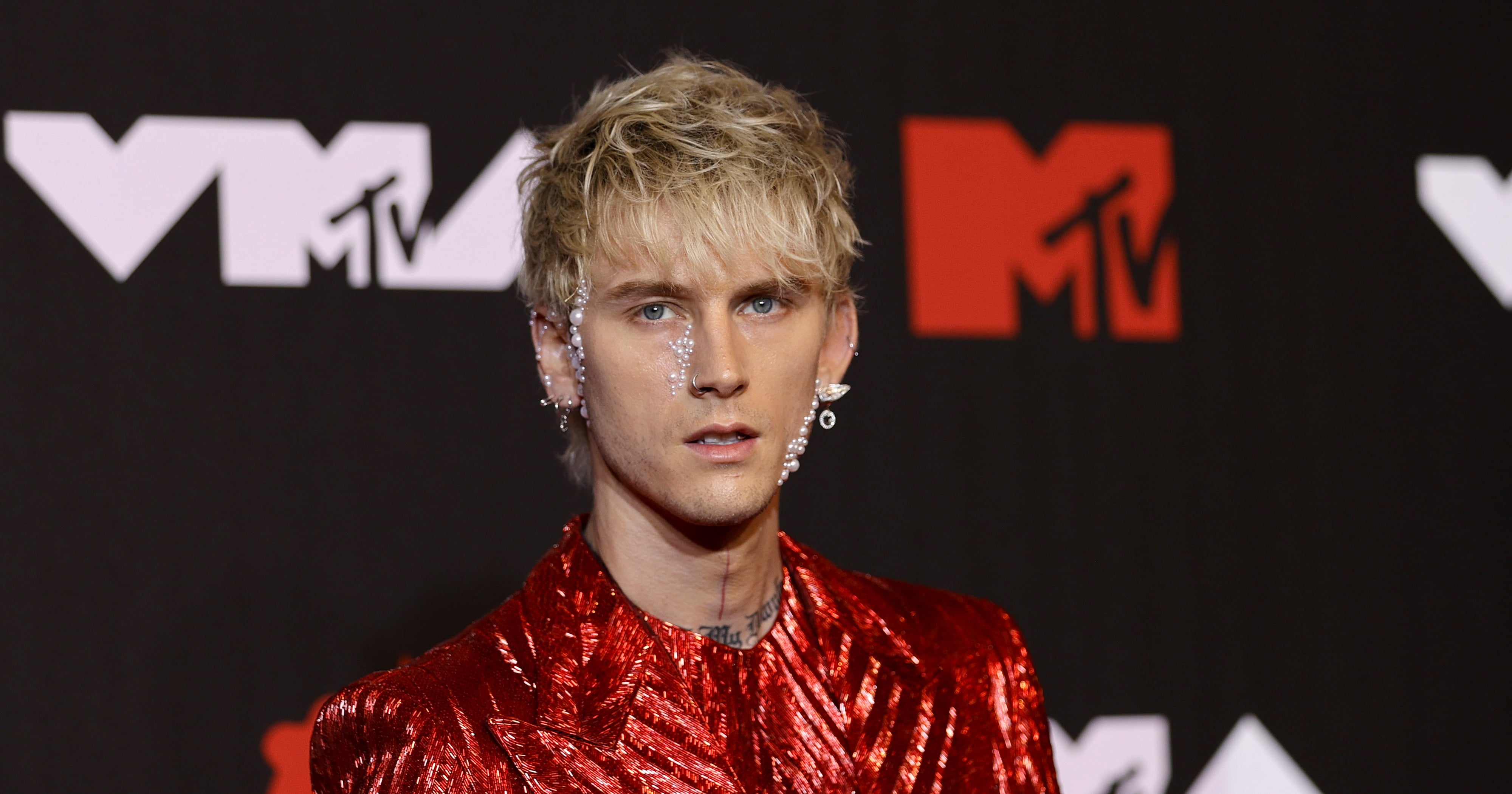 Who Has Machine Gun Kelly Dated? | PS Celebrity