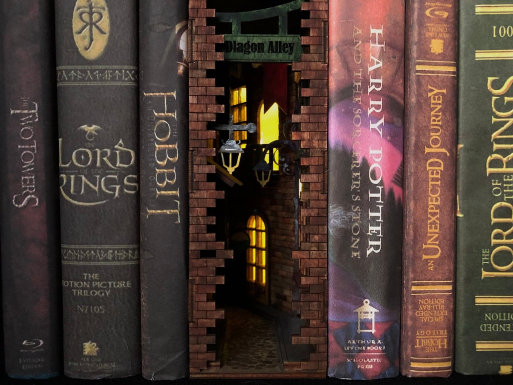 Diagon Alley Book Nook