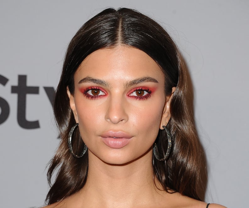 Emily Ratajkowski’s Red Eye Shadow at the Golden Globes