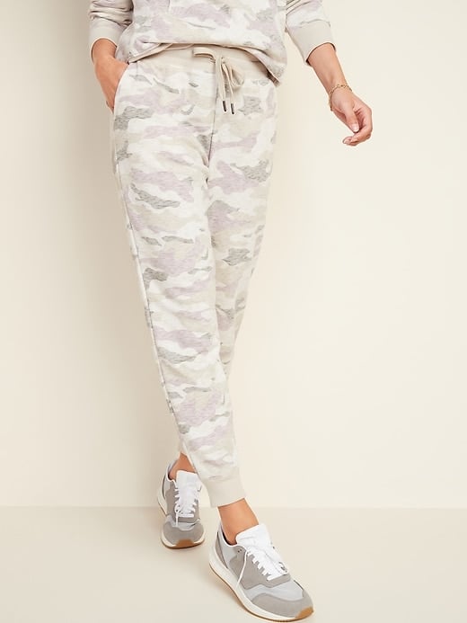 Old Navy Mid-Rise Tapered-Leg Jogger Pants for Women in Heather Gray