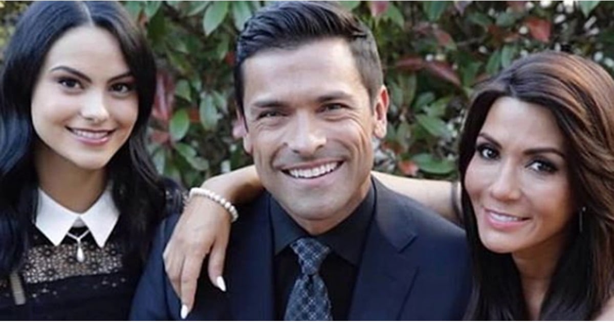 Kelly Ripa And Mark Consuelos Family Holiday Card 2018 Popsugar Celebrity