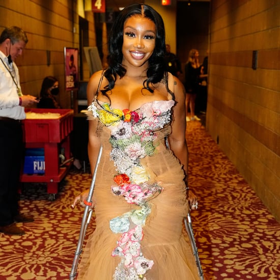 Why Was SZA on Crutches at the 2022 Grammys?