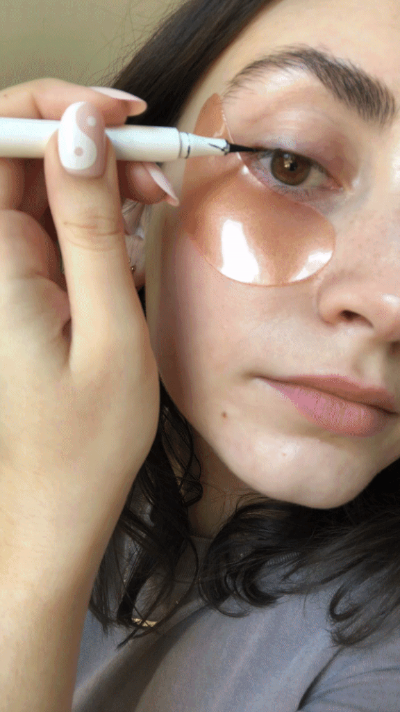 Step 2: Draw On the Eyeliner