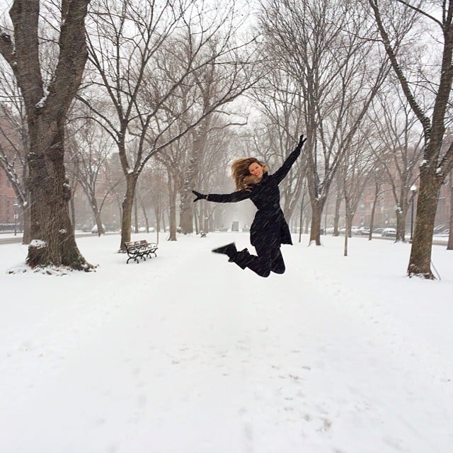Gisele Bündchen jumped for joy during a snowy day in Boston.
Source: Instagram user giseleofficial
