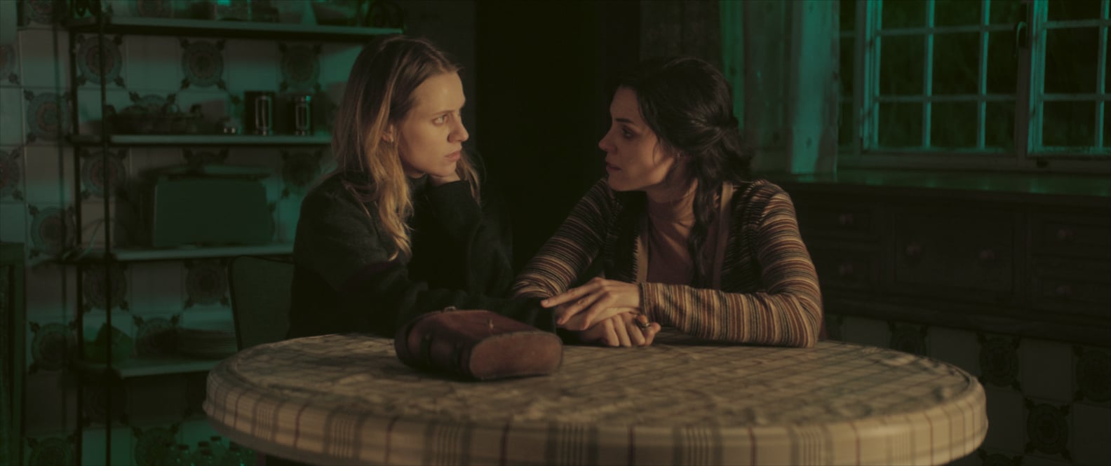 Sexy Horror Movies on Netflix POPSUGAR Entertainment