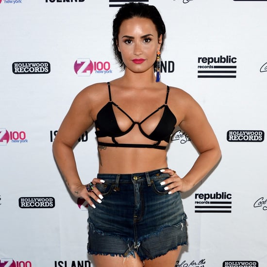 Demi Lovato's Abs Pictures
