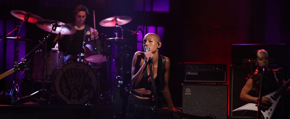 Willow Smith Makes Her Solo "SNL" Musical Debut