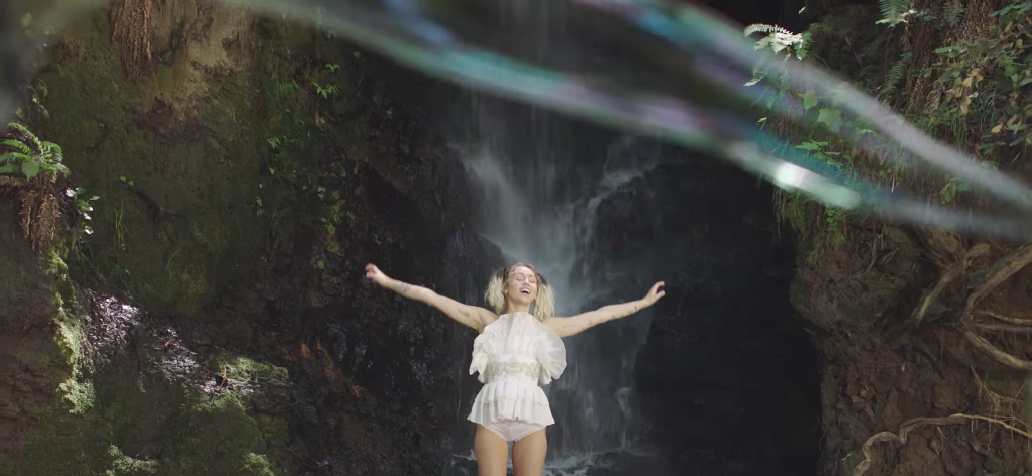 Miley Cyrus Outfits In Malibu Video Popsugar Fashion