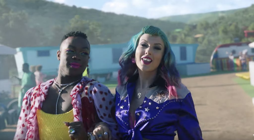 Taylor Swift S Blue Purple And Pink Ombre Hair With Purple