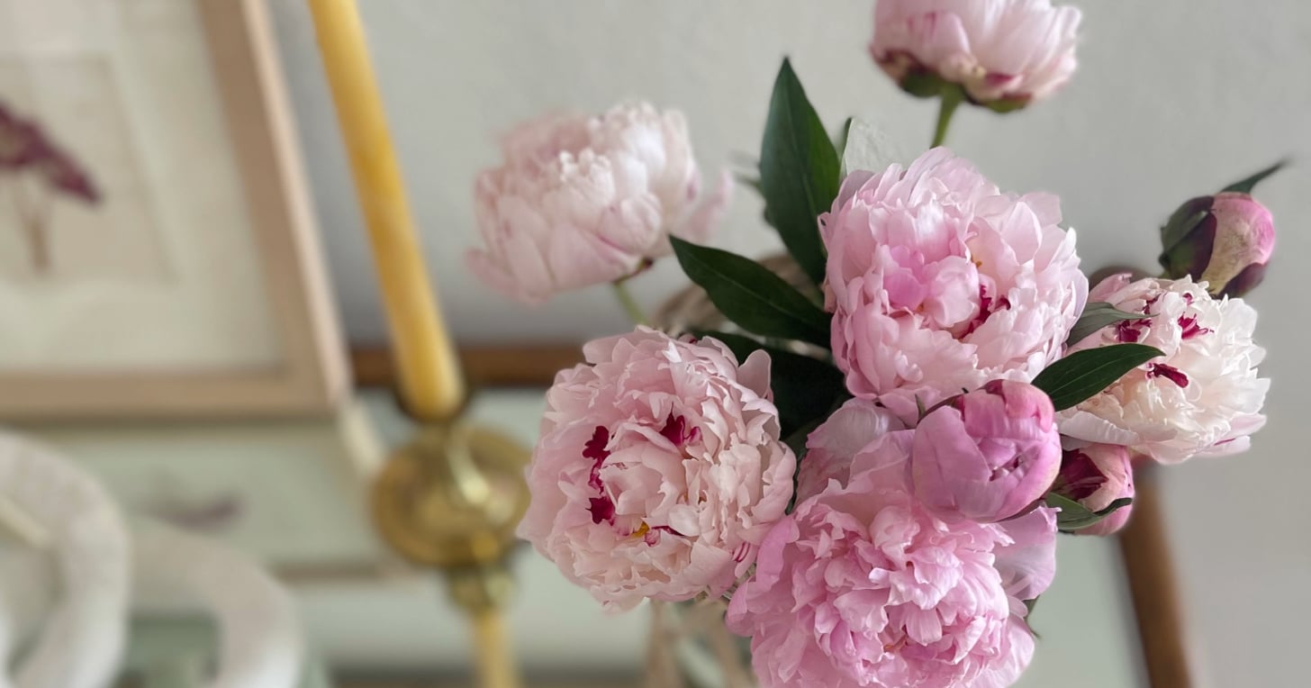 This Flower Delivery Service Has the Chicest Vase Option