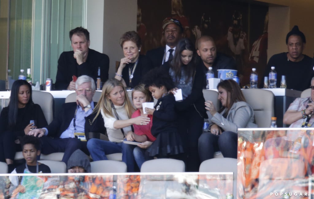 Gwyneth Paltrow Babysitting Blue Ivy at the Super Bowl 2016