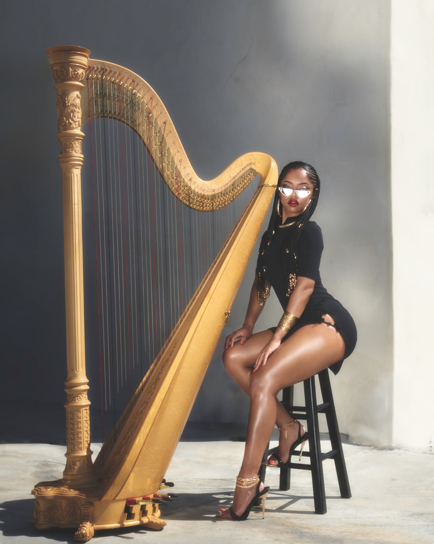 Grammys: Harpist Madison Calley Performing With Roddy Ricch | POPSUGAR  Entertainment