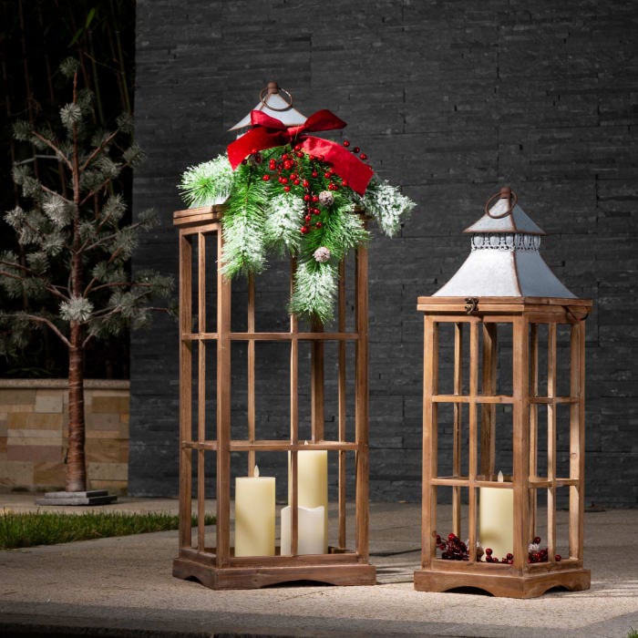 Snowy Farmhouse Christmas Lanterns Set