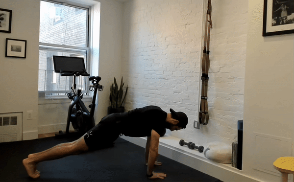 Warmup Exercise 2: Low Lunge Twist
